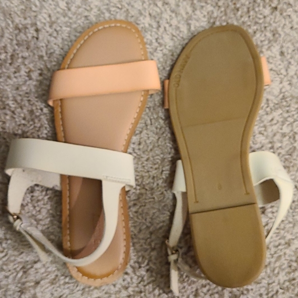 Old Navy Shoes - Sandals